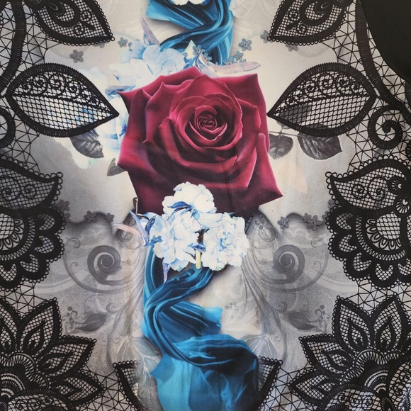 CALLISTE GOTHIC PRINTED TOP W/ROSE - LARGE - Picture 2 of 6